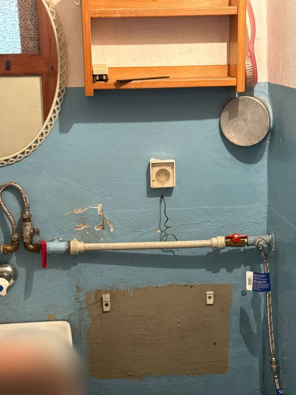Podejścia wodne w kuchni na ścianie — DobryHydraulik Gdańsk